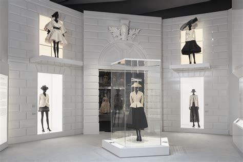 V&A Christian Dior: Designer of Dreams 